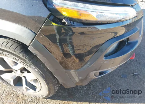 2015 Jeep Cherokee Trailhawk from USA, damaged, VIN 1C4PJMBS8FW741228